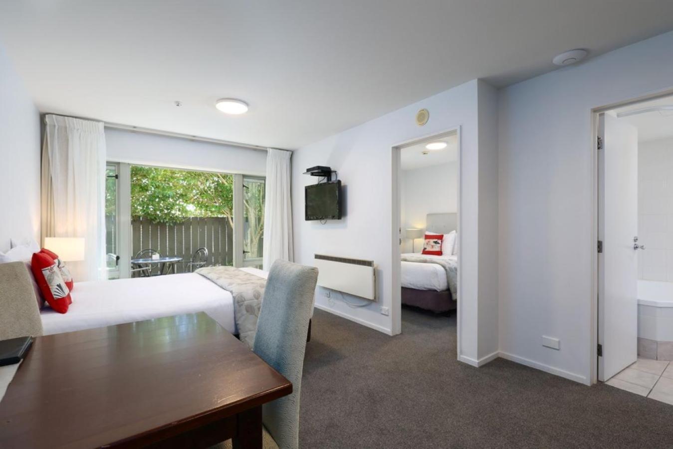 Chelsea Park Motor Motel 4*